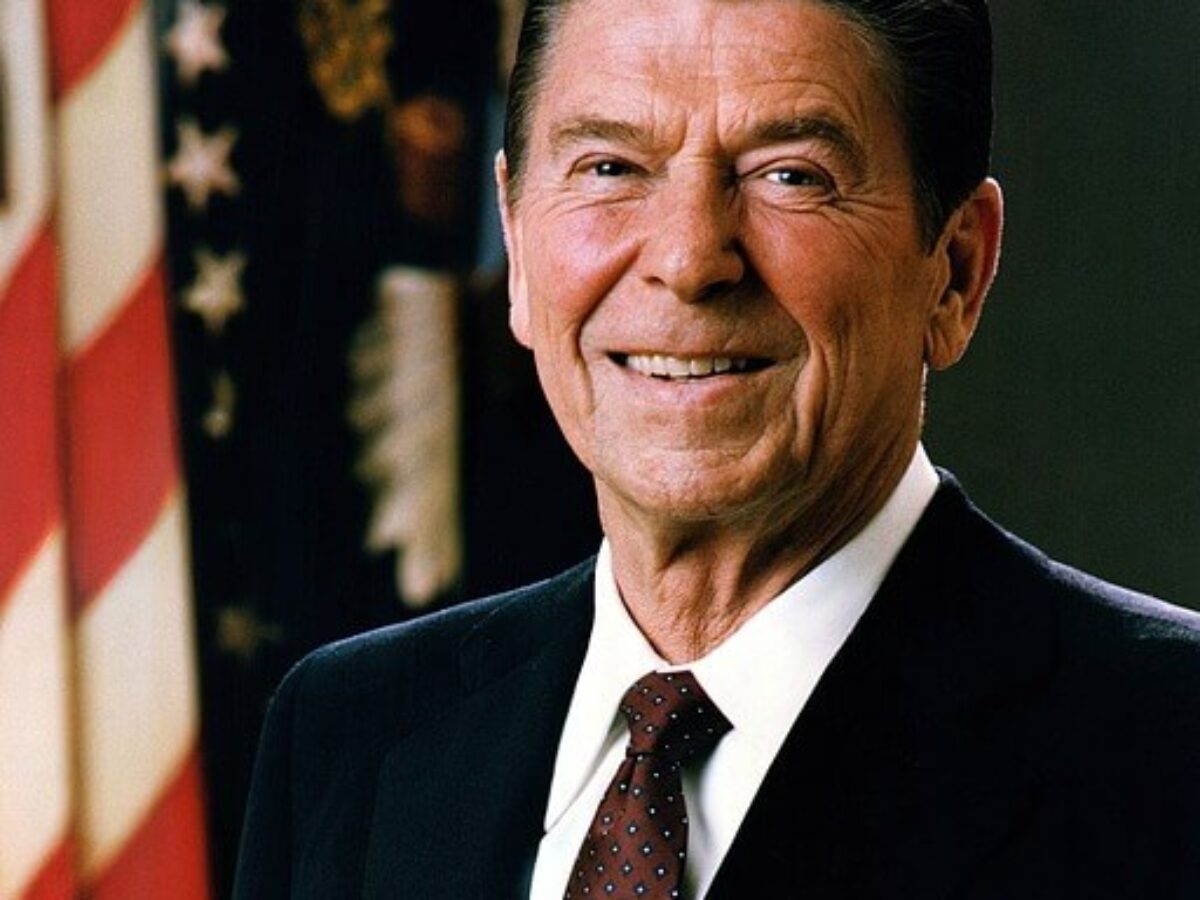 president-67550_640-1200x900.jpg